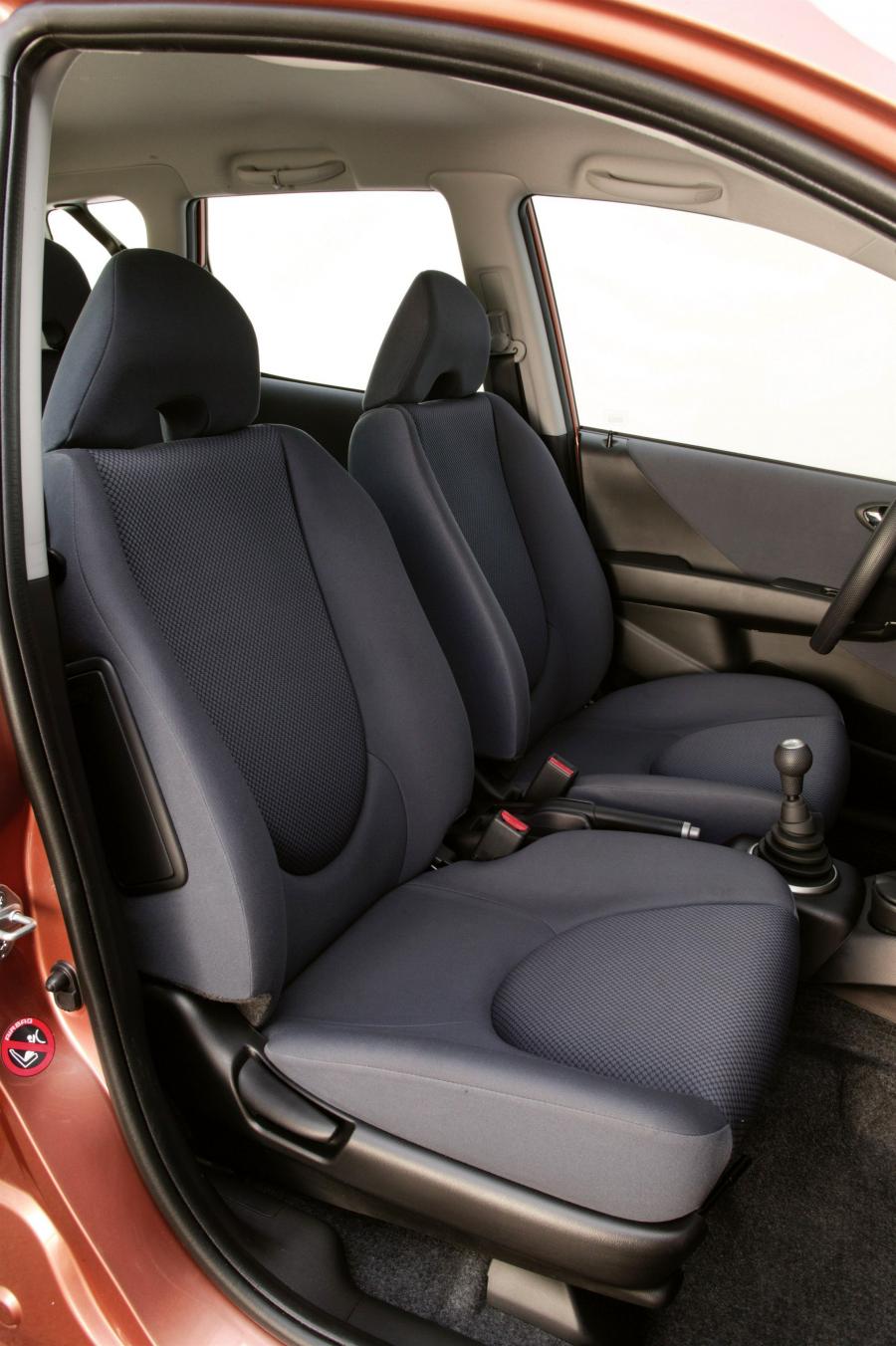  Honda Jazz 2005 года  (фото 28 из 29)
